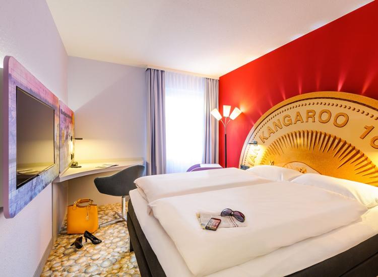 Mainmetropole Frankfurt - Stylisches Themenhotel mit TOP-Anbindung ins Zentrum