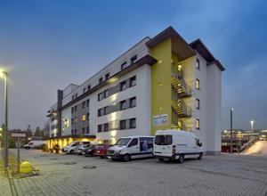 BB Hotel Muenchen Messe Hotel bei Nacht